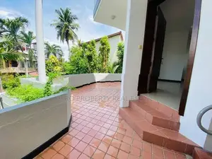 Luxurious 2 Storey House for Rent in Baththaramulla