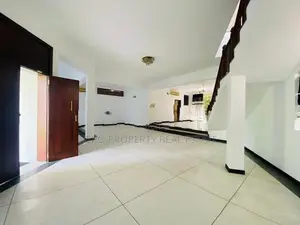 Luxurious 2 Storey House for Rent in Baththaramulla
