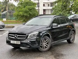 Mercedes Benz GLA 200 2015