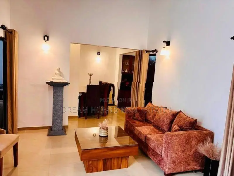 House for Sale – Close to Athurugiriya Highway Access