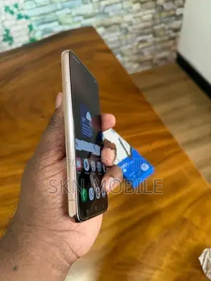 Samsung Galaxy S22 8GB 256GB 5G (Used)