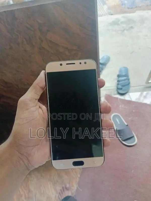 Samsung Galaxy J7 (Used)