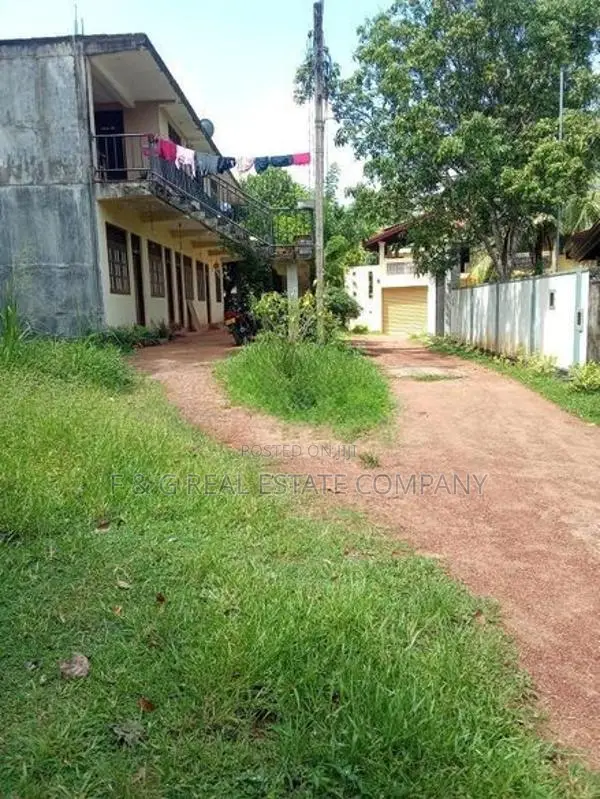 Yakkala Kalagedihena Land for Sale