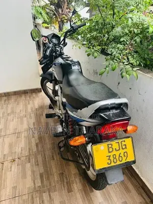 Bajaj CT100 2024