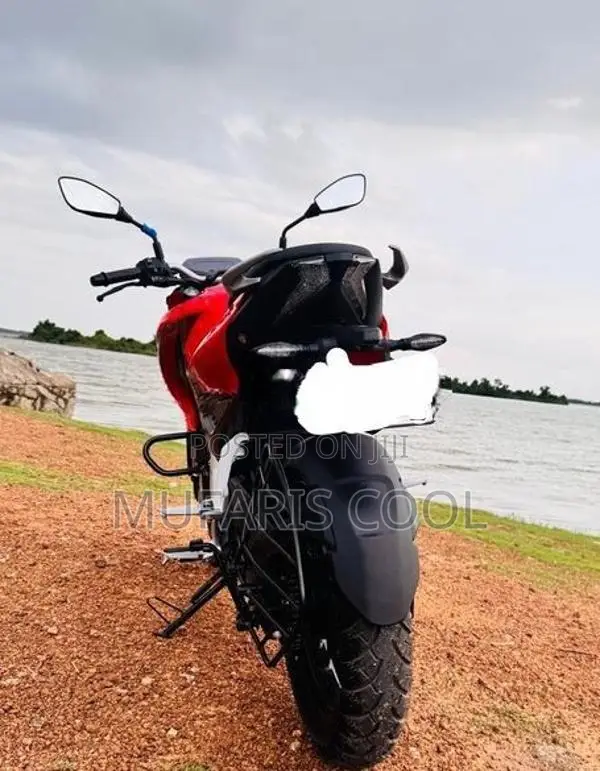 Bajaj Pulsar N160 2025