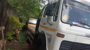 Tata LPT 2004