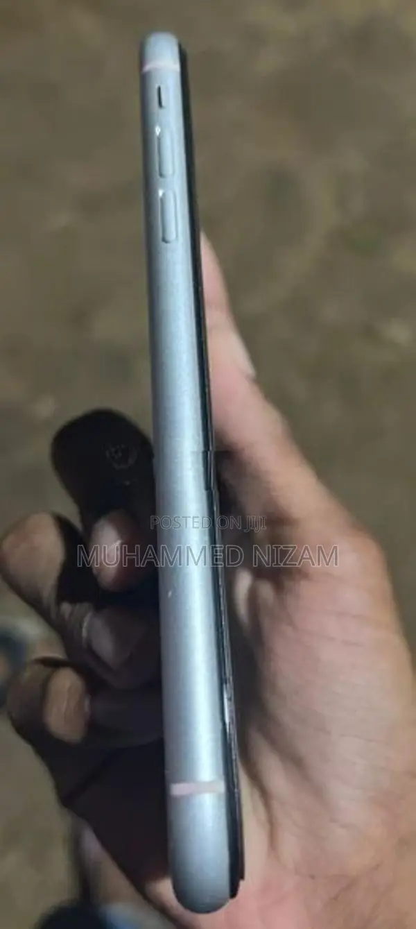 Apple iPhone 11 (Used)