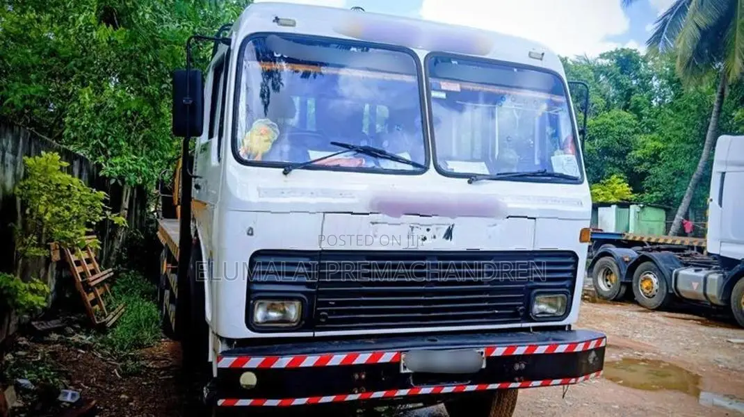 Tata LPT 2004