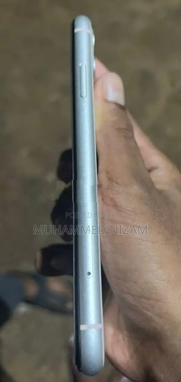 Apple iPhone 11 (Used)