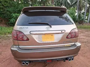 Toyota Harrier 2000