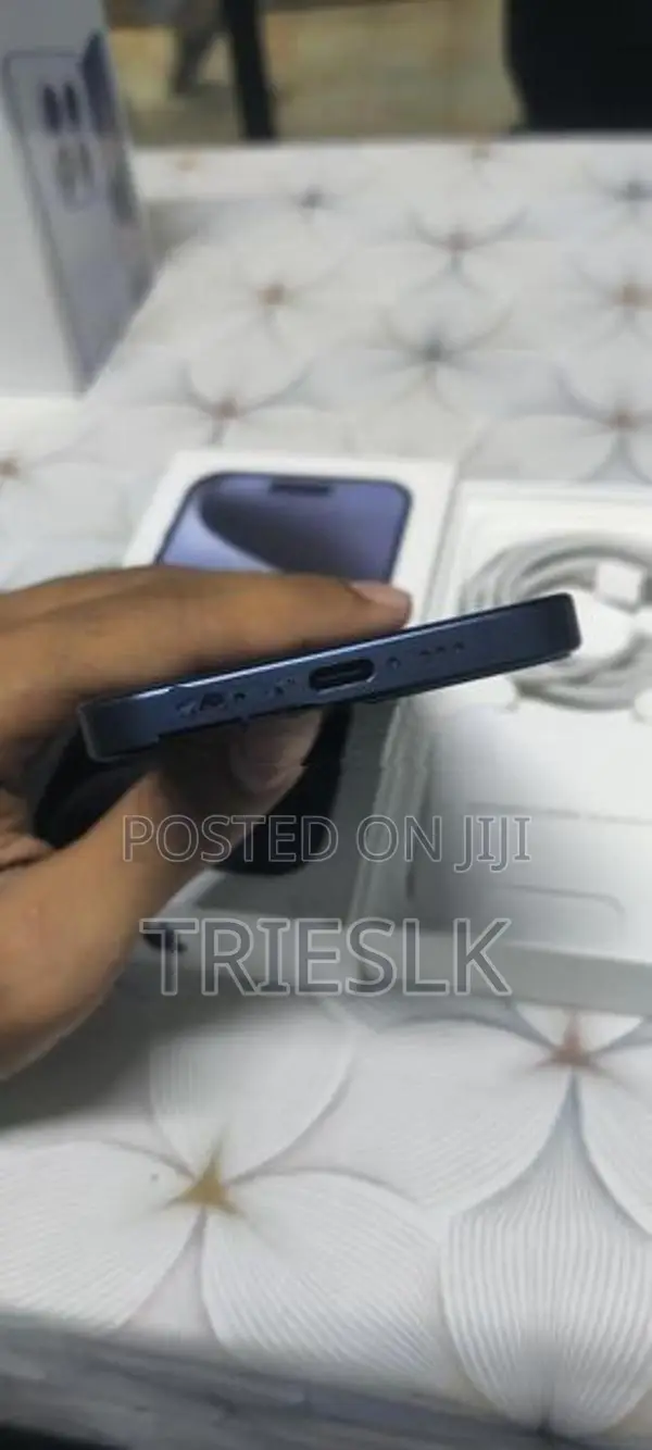 Apple iPhone 15 Pro (Used)