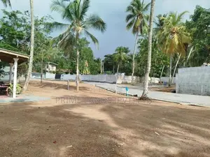 හෝමාගම රෝහල පාරෙන් අගනා බිම් කොටස් විකිණීමට