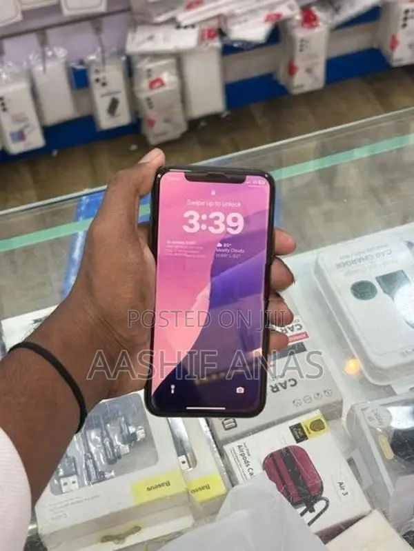 Apple iPhone XS (Used)