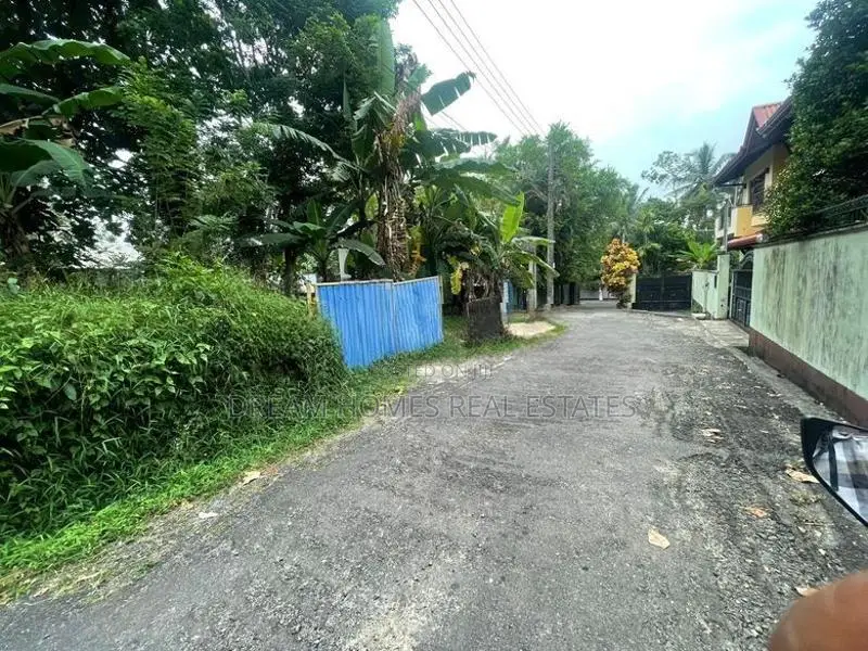 Prime Land for Sale – Thalawathugoda Junction Access