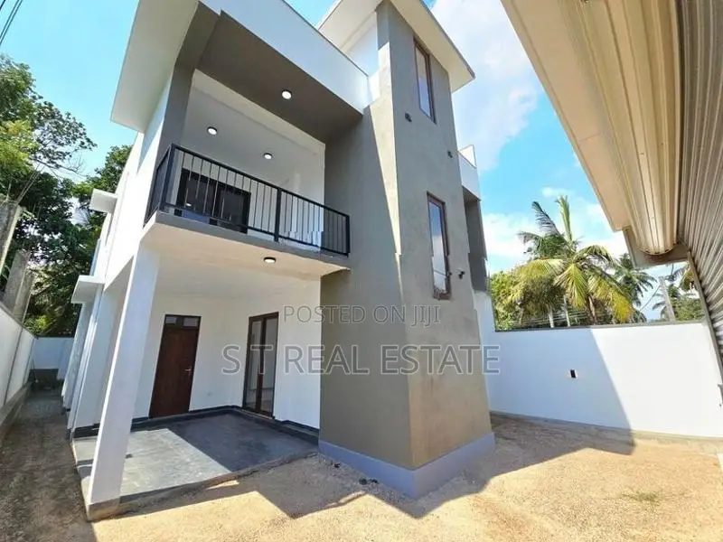 Modern Designed Luxury 3 Storey House for Sale in Kottawa