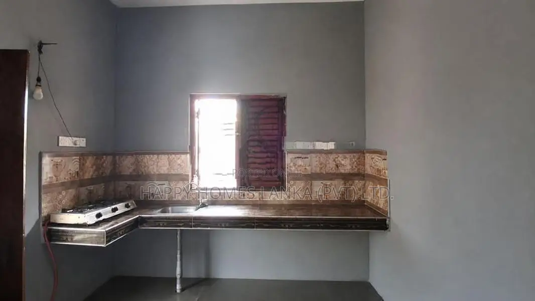 HHL1146 - House for sale in Palameenmadu