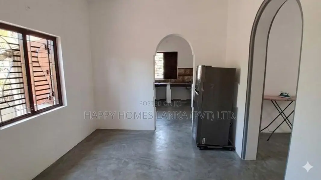 HHL1146 - House for sale in Palameenmadu