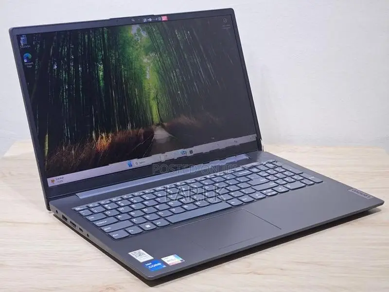 Lenovo V15 G3 IAP Core i5 1235U 12th GEN 15.6 FullHD 8GB RAM