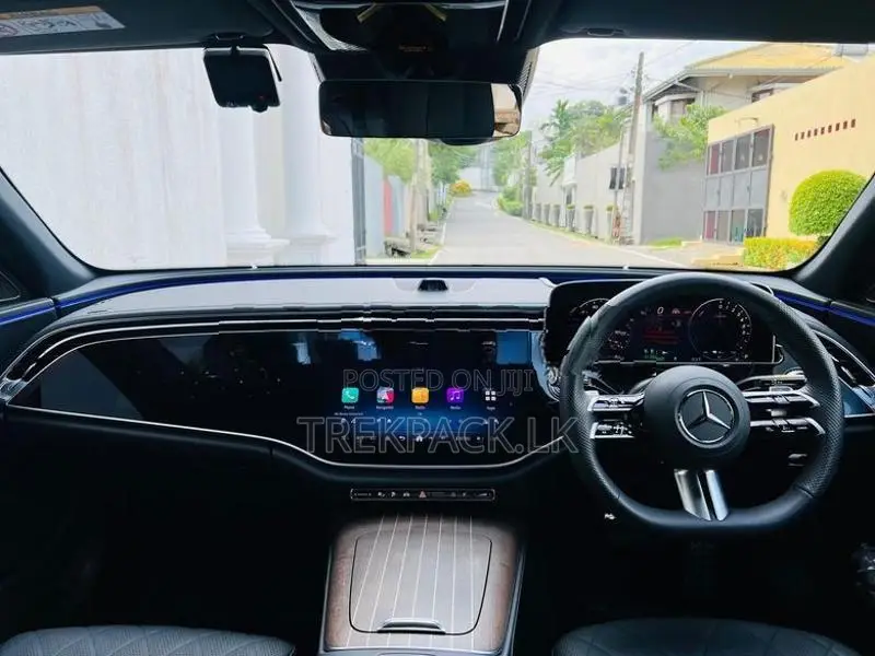 Mercedes Benz E350 E350e AMG 2025