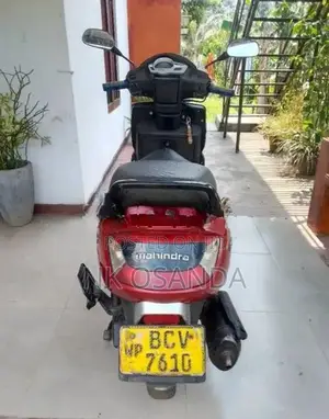 Mahindra Gusto 2015