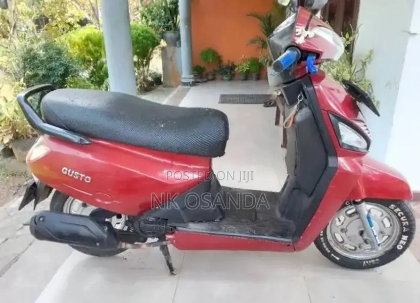 Mahindra Gusto 2015