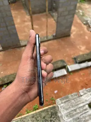 Apple iPhone X (Used)