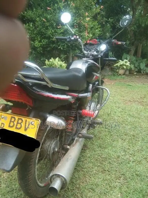 Bajaj CT100 2015