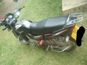Bajaj CT100 2015