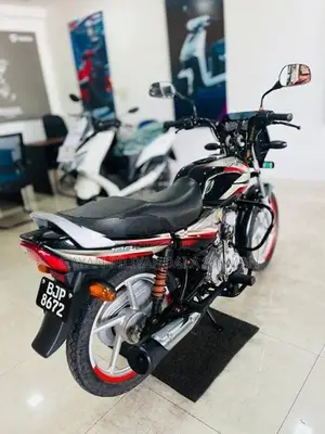 Bajaj CT100 2025