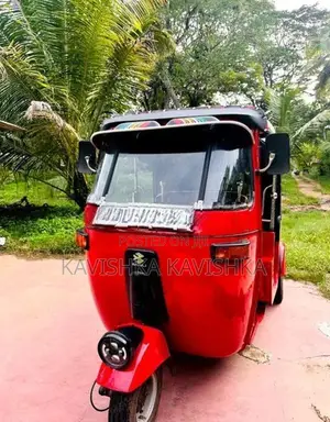 Bajaj RE 2000