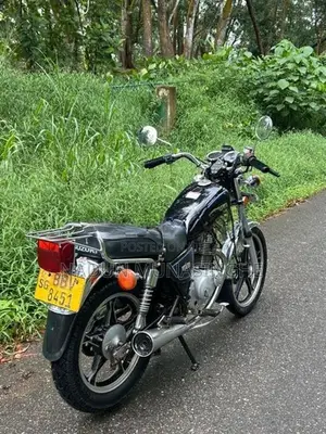 Suzuki GN 125 2014