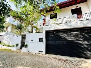 Spacious Family House with Rooftop Terrace for Sale – Mirihana