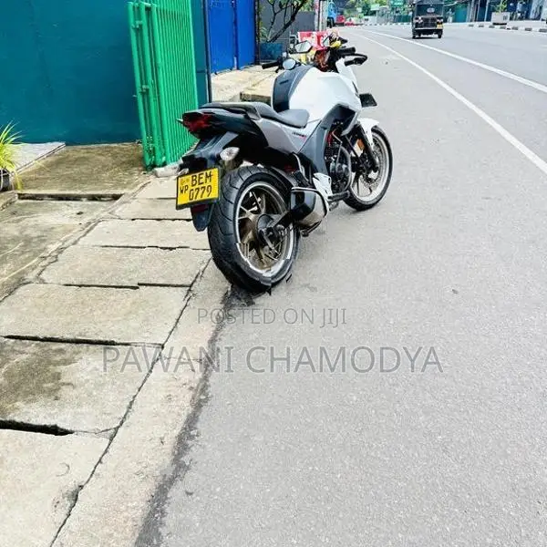 Honda CB Hornet 2016