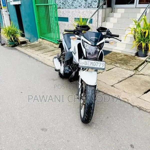 Honda CB Hornet 2016