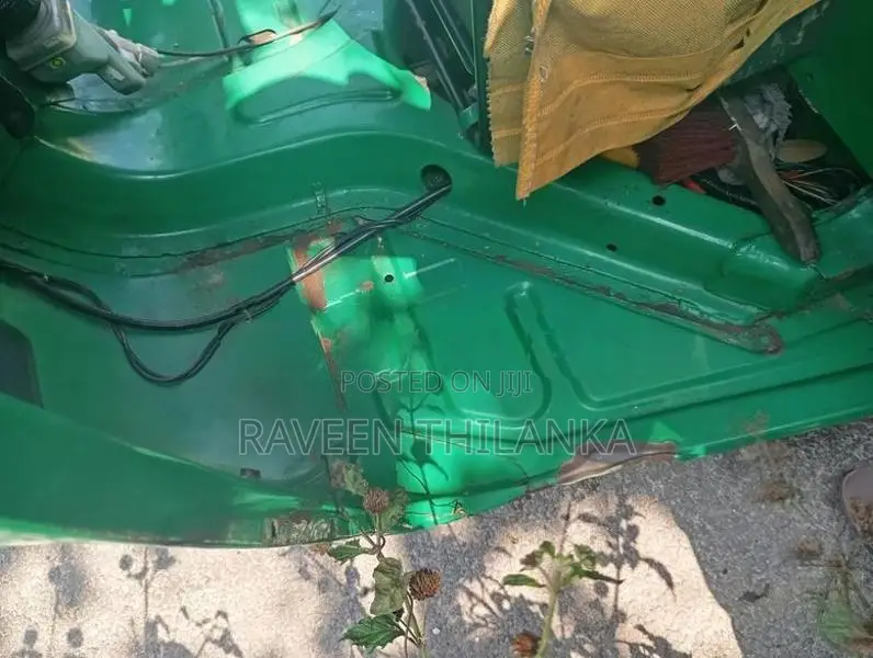 Bajaj RE 2012