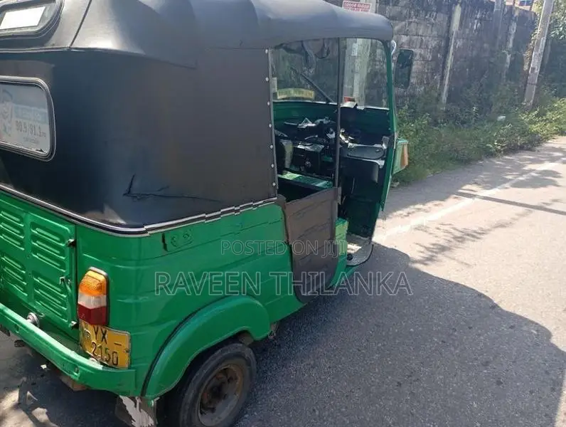 Bajaj RE 2012