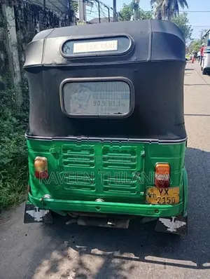 Bajaj RE 2012