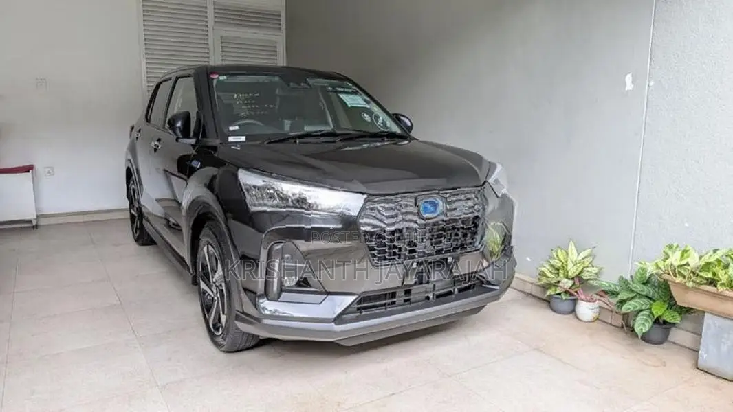 Daihatsu Rocky Premium G Hybrid 2024