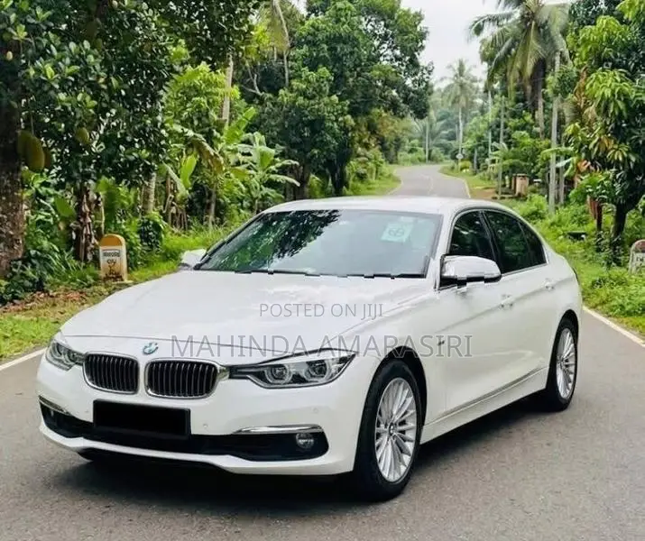 BMW 318i Luxury Line 2018