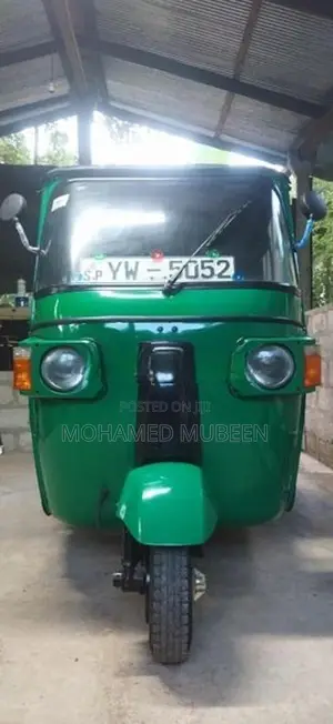 Bajaj RE 2012