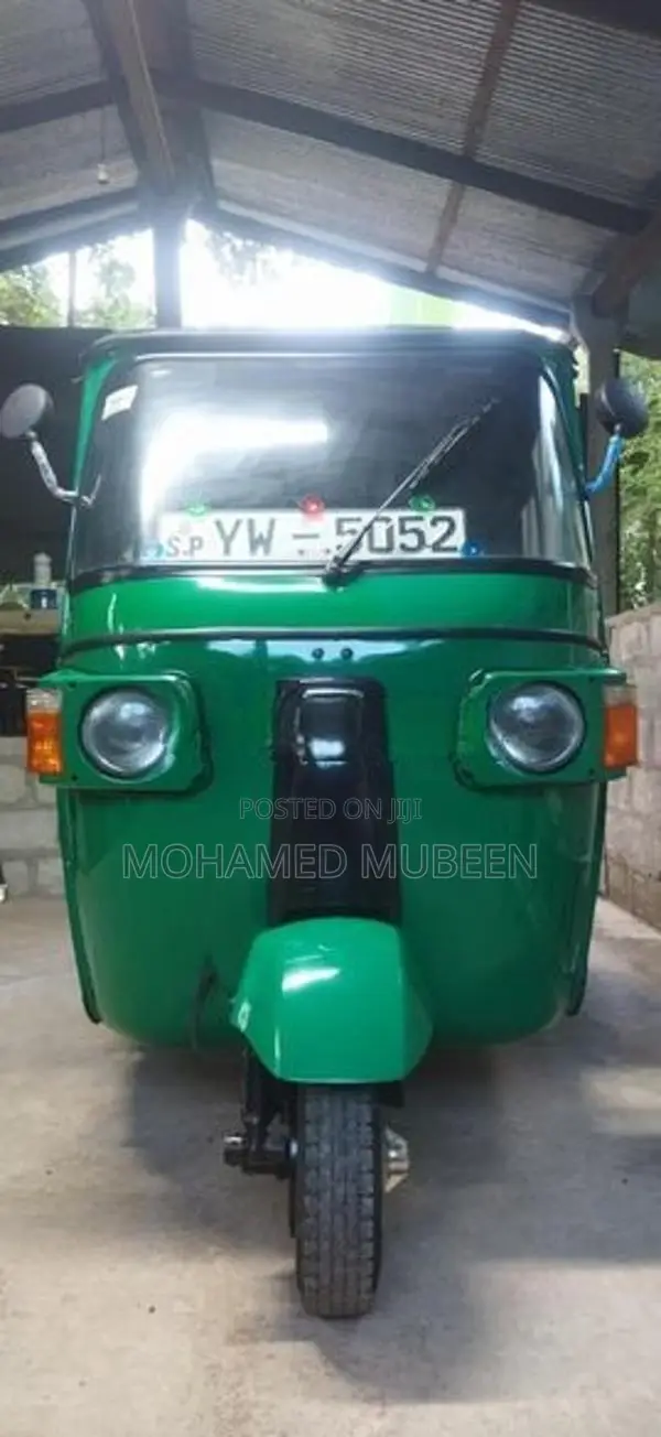 Bajaj RE 2012