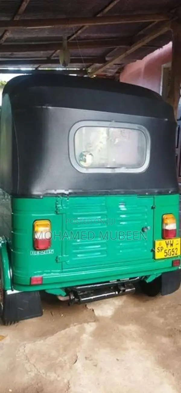 Bajaj RE 2012