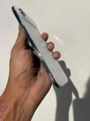 Apple iPhone Air 256GB (Used)