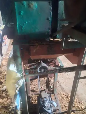 Coconut Husk Cutter Machine