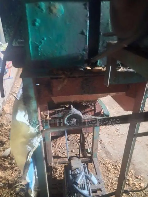 Coconut Husk Cutter Machine
