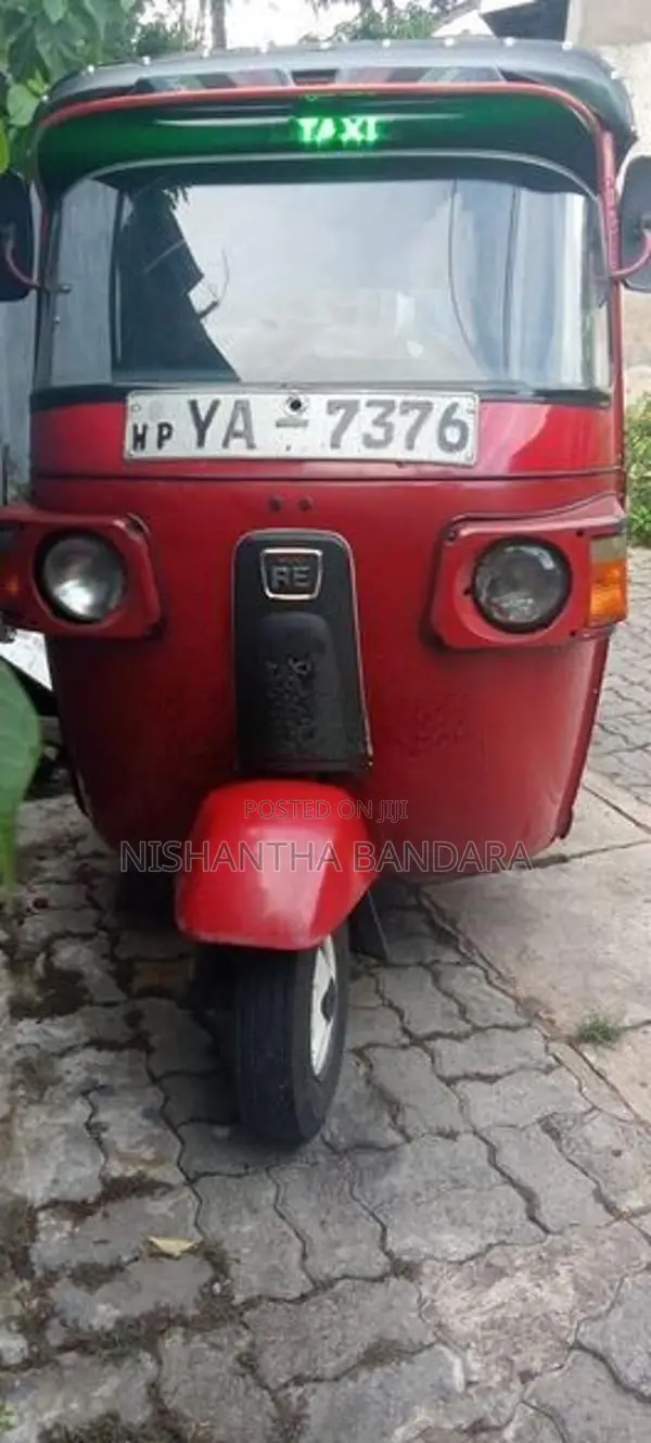 Bajaj RE 2015