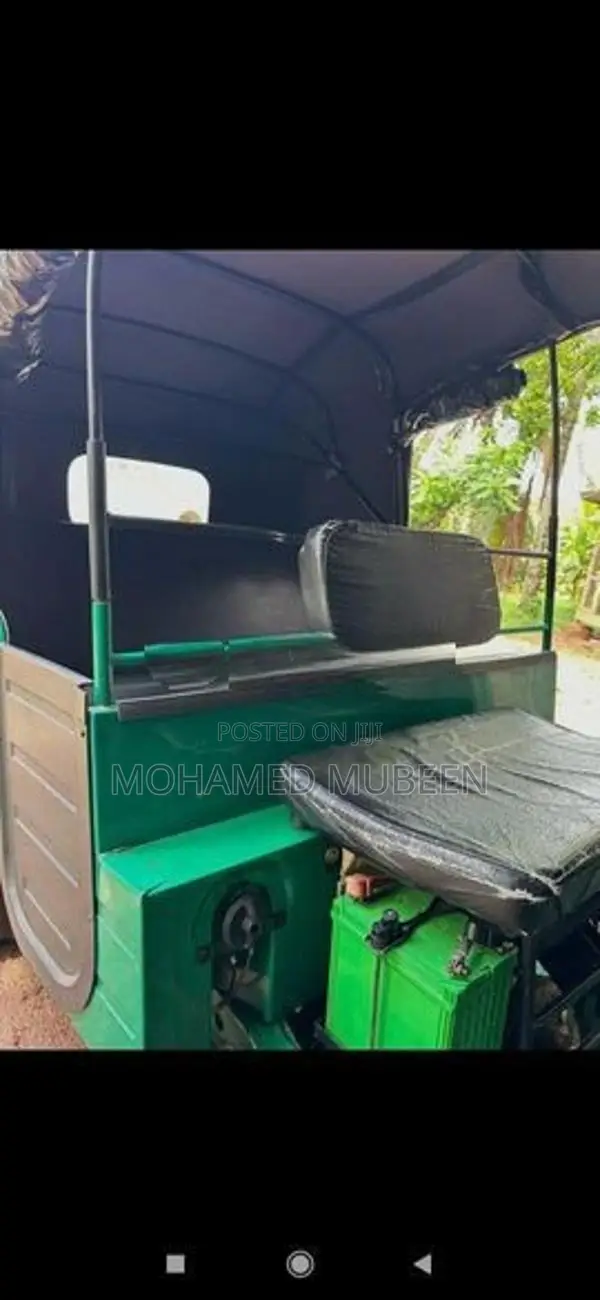 Bajaj RE 2012