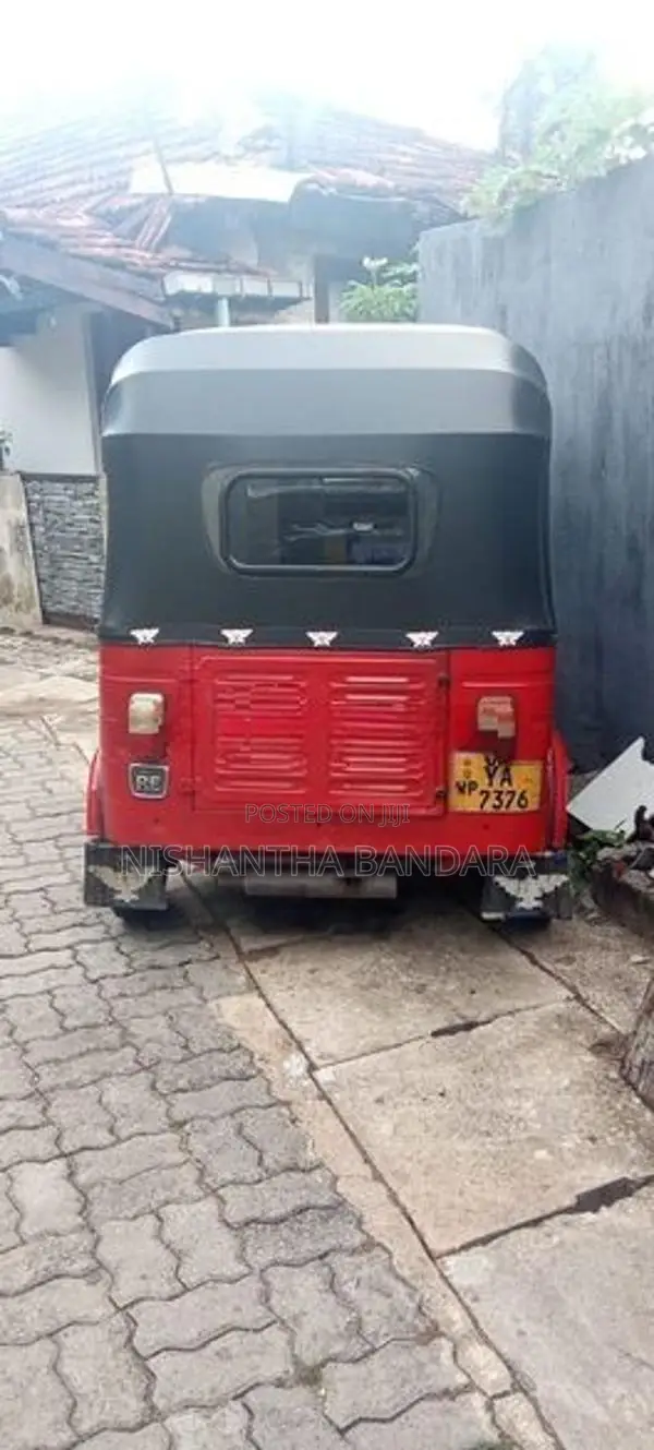 Bajaj RE 2015