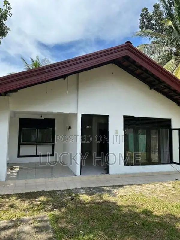 Seeduwa 20 perch House Sale