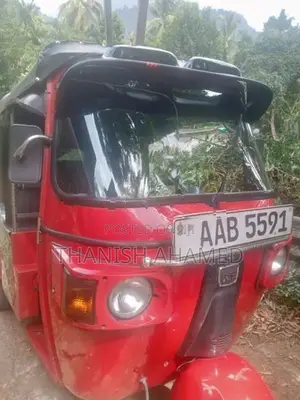 Bajaj RE 205 2013